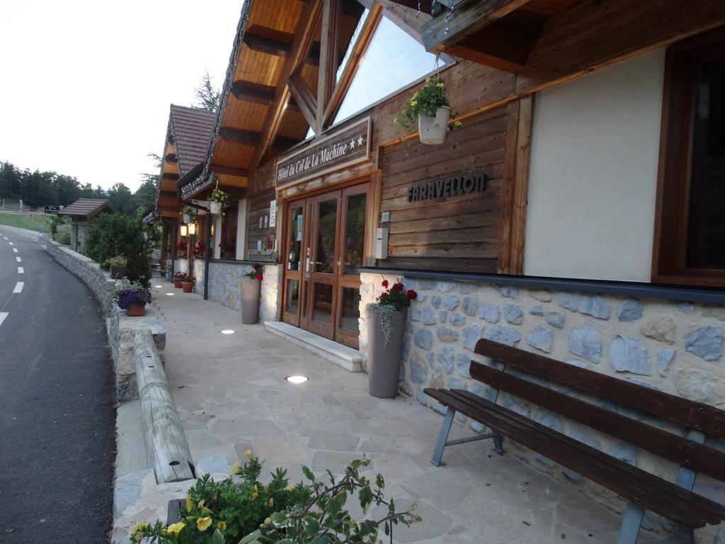 科勒机酒店 圣·让恩·罗亚恩斯 外观 照片